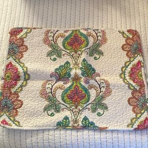 Nicole Miller set of two standard size pillow quilt shams preowned